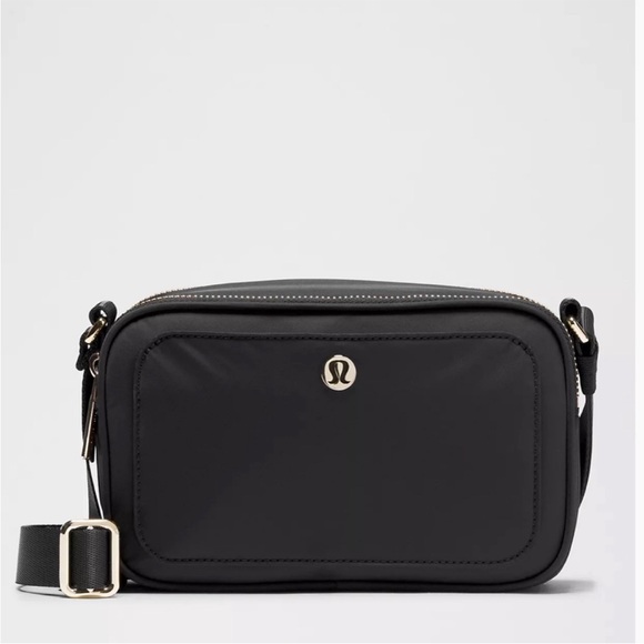 Lululemon - crossbody camera bag 2L black and silver - Picture 2 of 14
